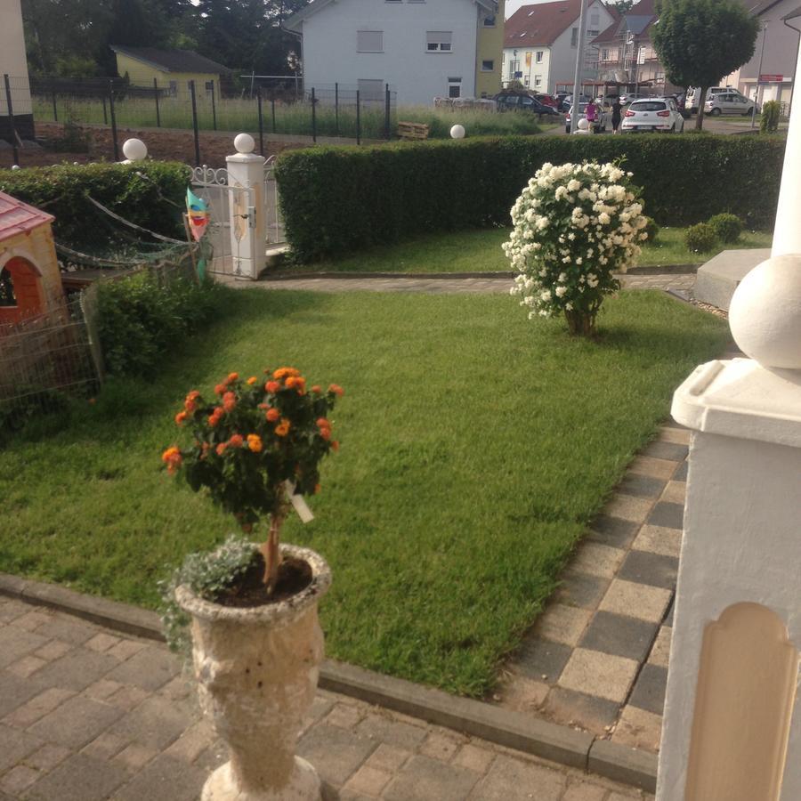 Gaestehaus Tante Tienchen 7 Minuten Zu Fuss Zum Europa Park , Plus Kostenloses Parkplatzticket Rulantica ,Alle Unsere Suiten Haben Einen Balkon Rust Kültér fotó