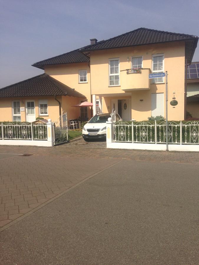 Gaestehaus Tante Tienchen 7 Minuten Zu Fuss Zum Europa Park , Plus Kostenloses Parkplatzticket Rulantica ,Alle Unsere Suiten Haben Einen Balkon Rust Kültér fotó