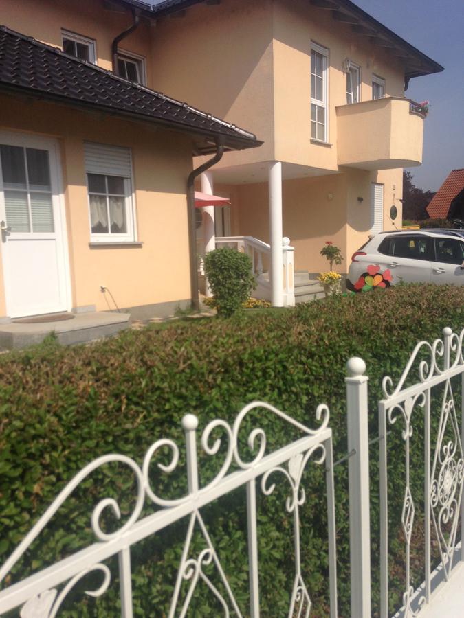 Gaestehaus Tante Tienchen 7 Minuten Zu Fuss Zum Europa Park , Plus Kostenloses Parkplatzticket Rulantica ,Alle Unsere Suiten Haben Einen Balkon Rust Kültér fotó